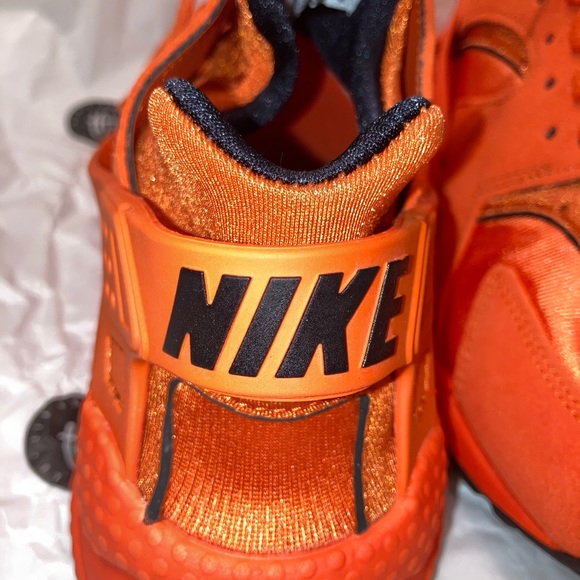 Nike Air Orange Huarache Limited Edition Sneakers MenWomen’s Size 8 Casual Shoes - Picture 10 of 10